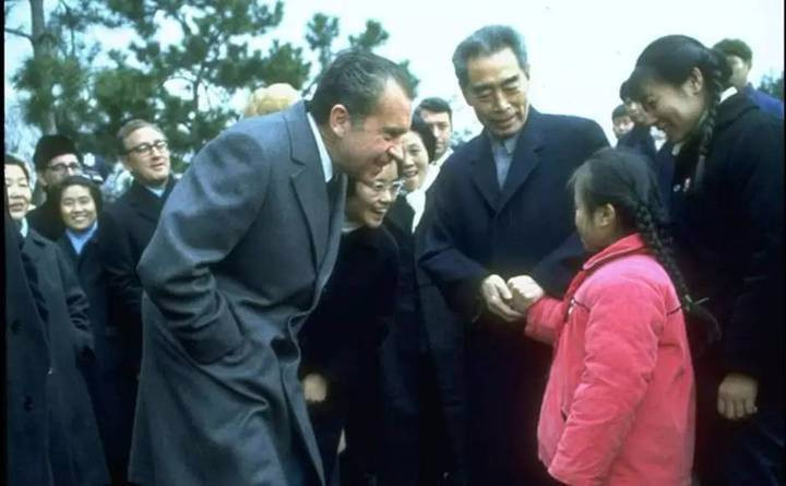 当年和尼克松“偶遇”的杭州小女孩.jpg