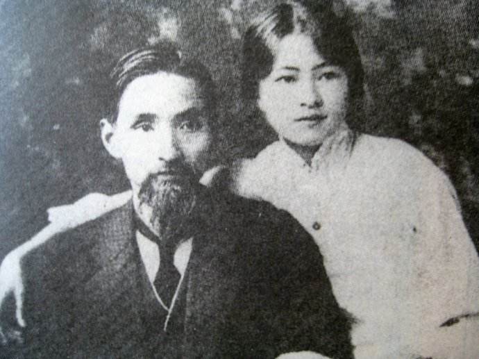 林长民和女儿林徽因.jpg 林长民和女儿林徽因.jpg