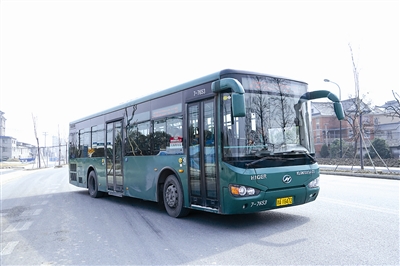 现在的公交车.jpg 现在的公交车.jpg