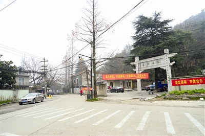 狮子山脚下的老袁浦路.jpg 狮子山脚下的老袁浦路.jpg