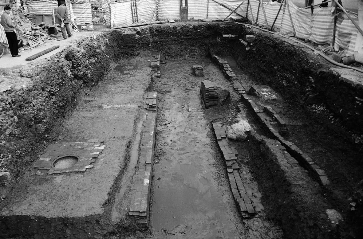 地面建筑遗迹.jpg 地面建筑遗迹.jpg