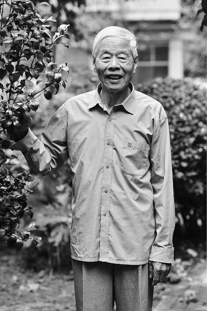 谢灿根近照.jpg 谢灿根近照.jpg