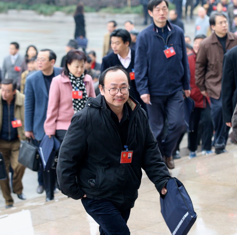 参加杭州市政协全会的徐迅雷.jpg 参加杭州市政协全会的徐迅雷.jpg