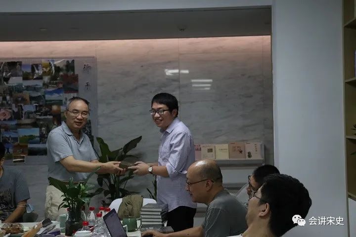 微信图片_20221012095504.jpg 微信图片_20221012095504.jpg